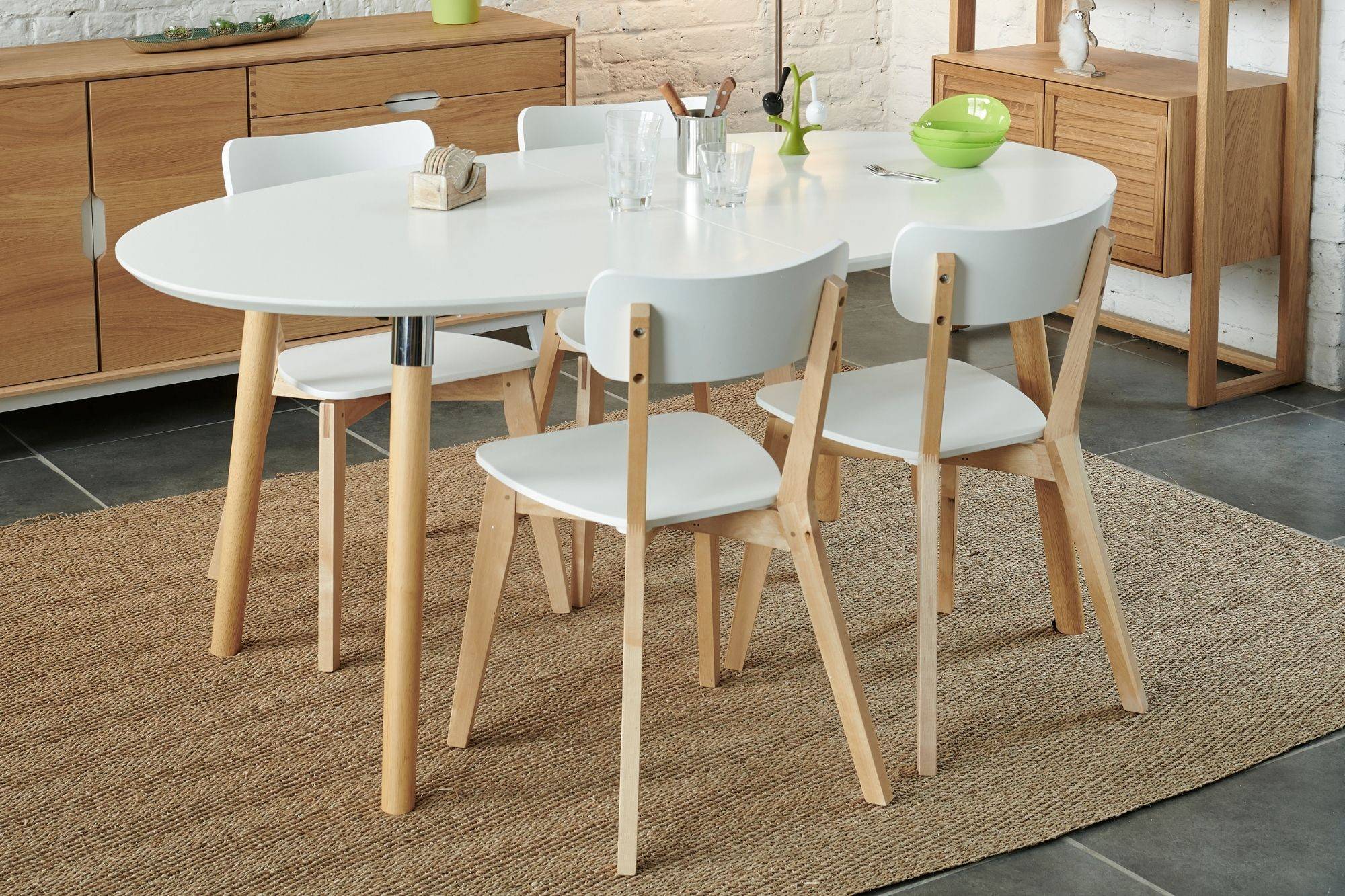 Table ovale extensible de style scandinave : blanc, bois