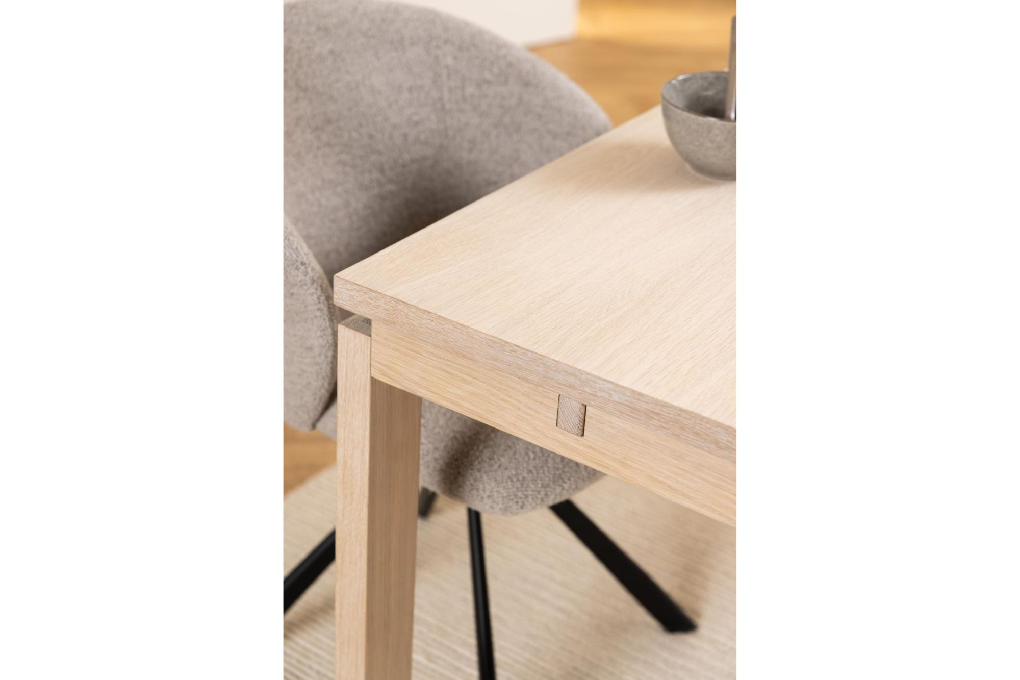 Table à manger rectangulaire en chêne blanchi 8 couverts L200 CENTIOR -  HELLIN