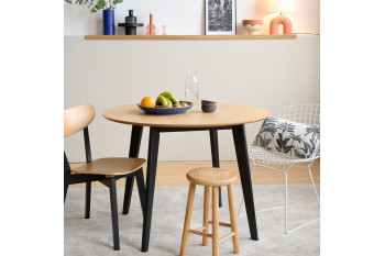 Table ronde en bois chêne/noir D105 + 4 chaises chêne/noir - LETA